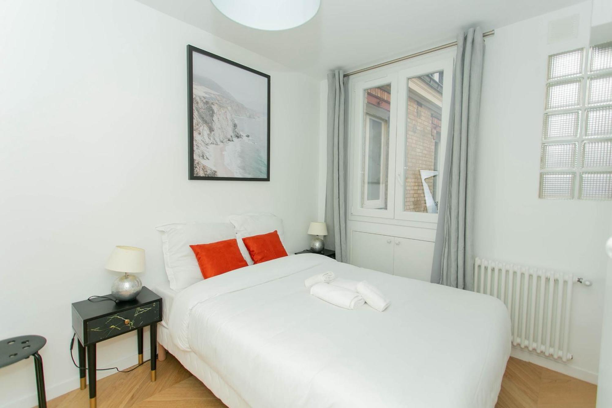 Haussmann - 2br Near Champs-elysees - Cityapartmentstay * Parijs
